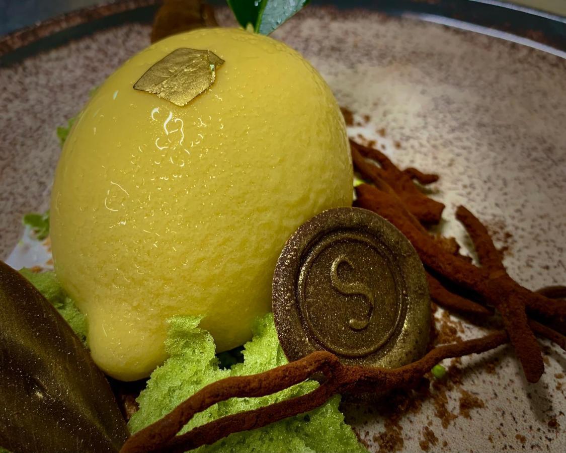 Hotel Logis Le Relais De La Voie Sacree Issoncourt Zewnętrze zdjęcie