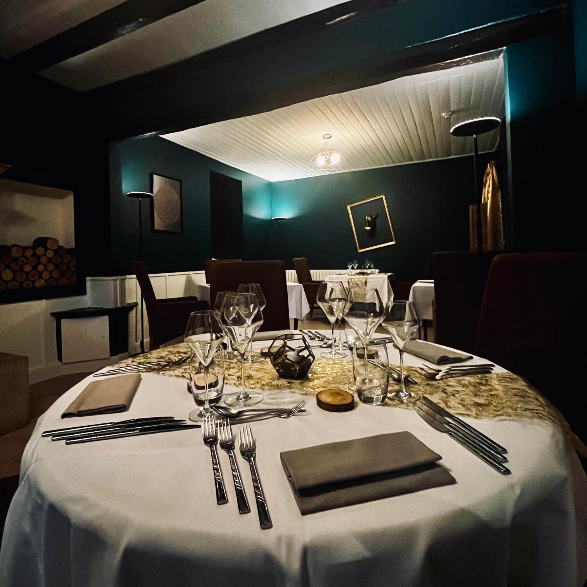 Hotel Logis Le Relais De La Voie Sacree Issoncourt Zewnętrze zdjęcie