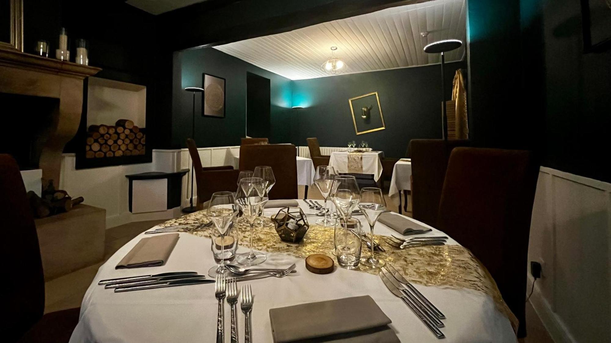 Hotel Logis Le Relais De La Voie Sacree Issoncourt Zewnętrze zdjęcie