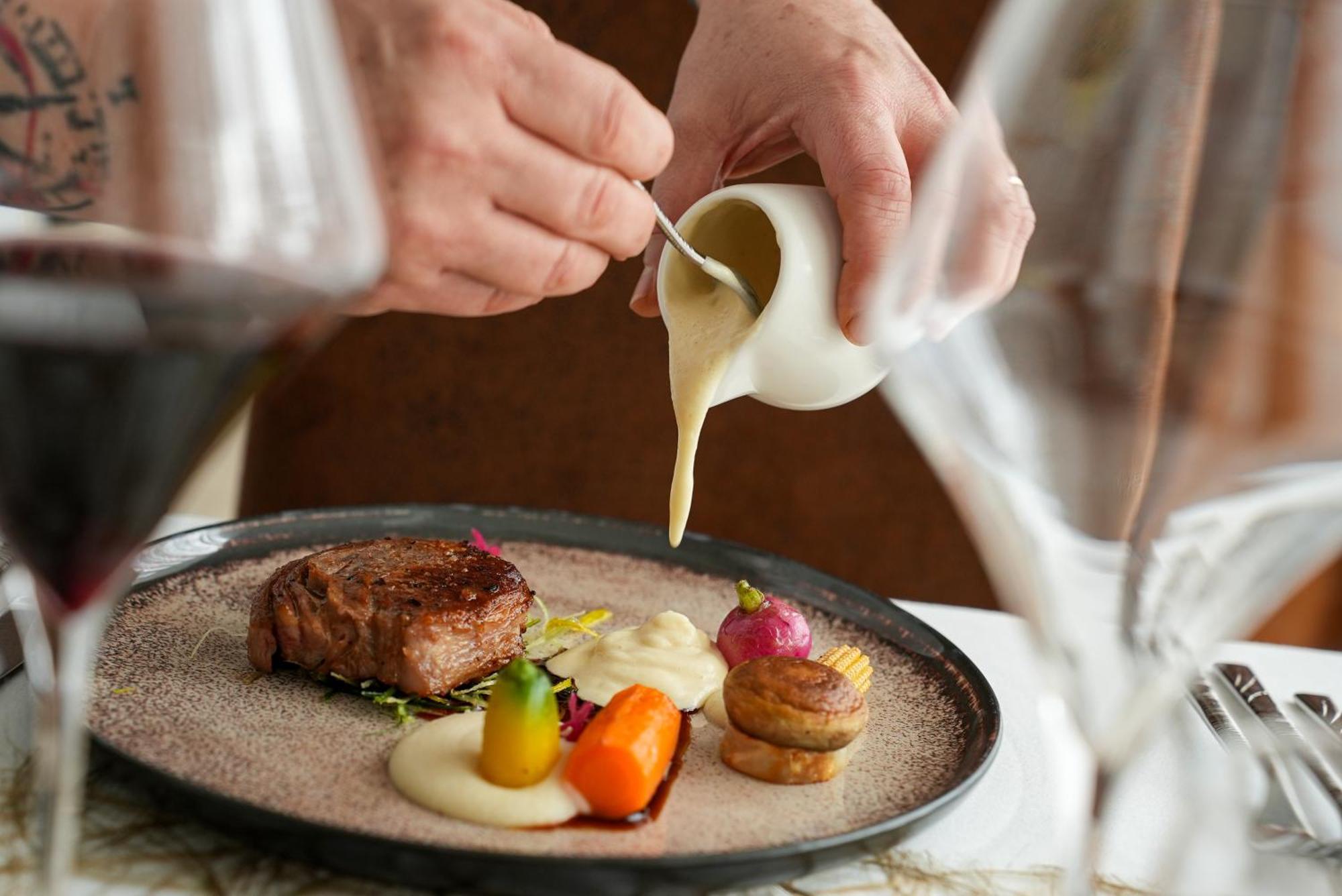Hotel Logis Le Relais De La Voie Sacree Issoncourt Zewnętrze zdjęcie