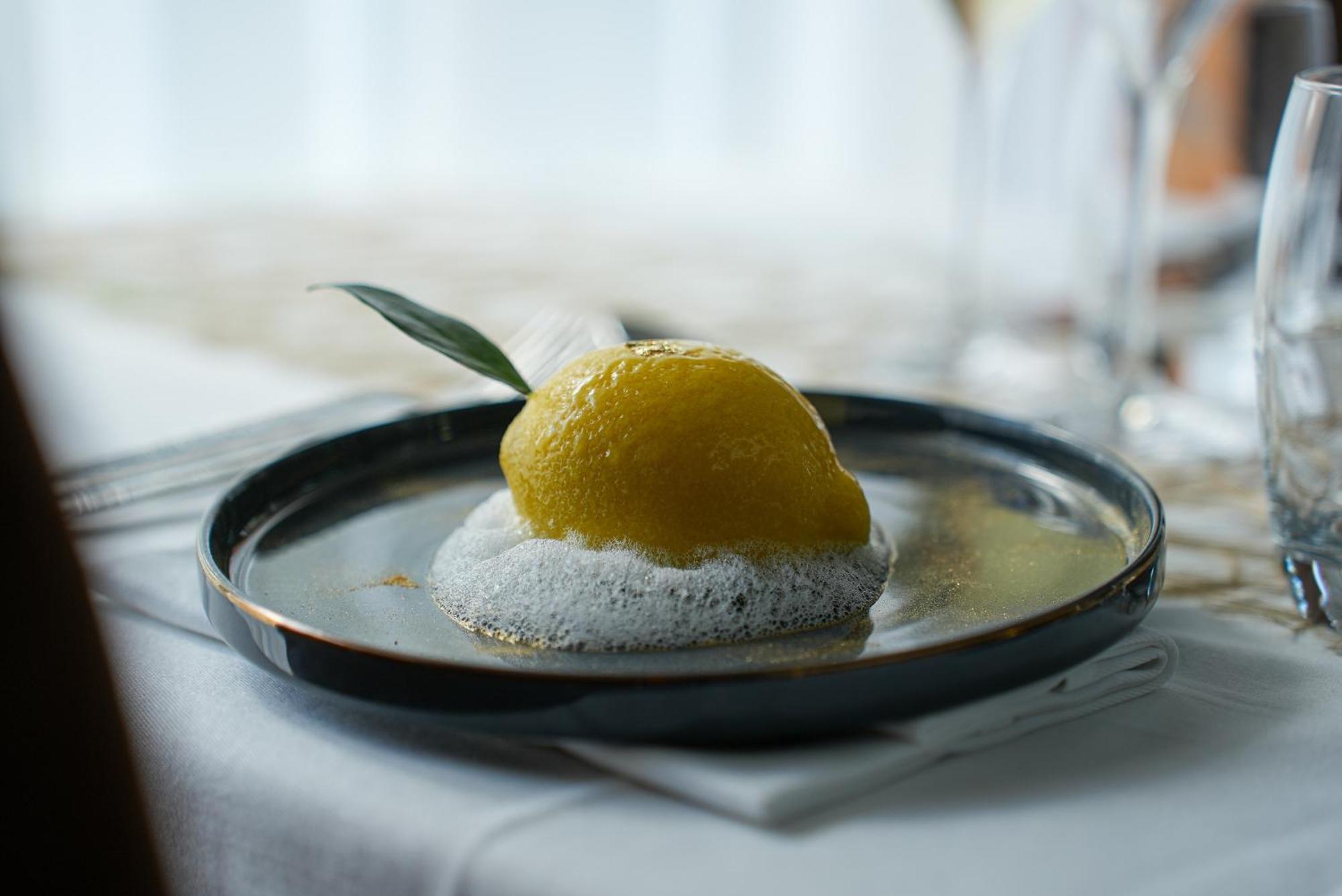 Hotel Logis Le Relais De La Voie Sacree Issoncourt Zewnętrze zdjęcie